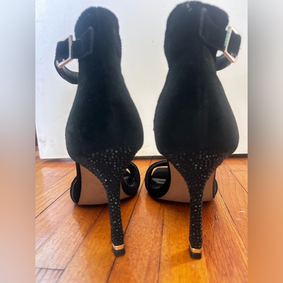 Kenneth Cole New York Hart Heel - Picture 3 of 4